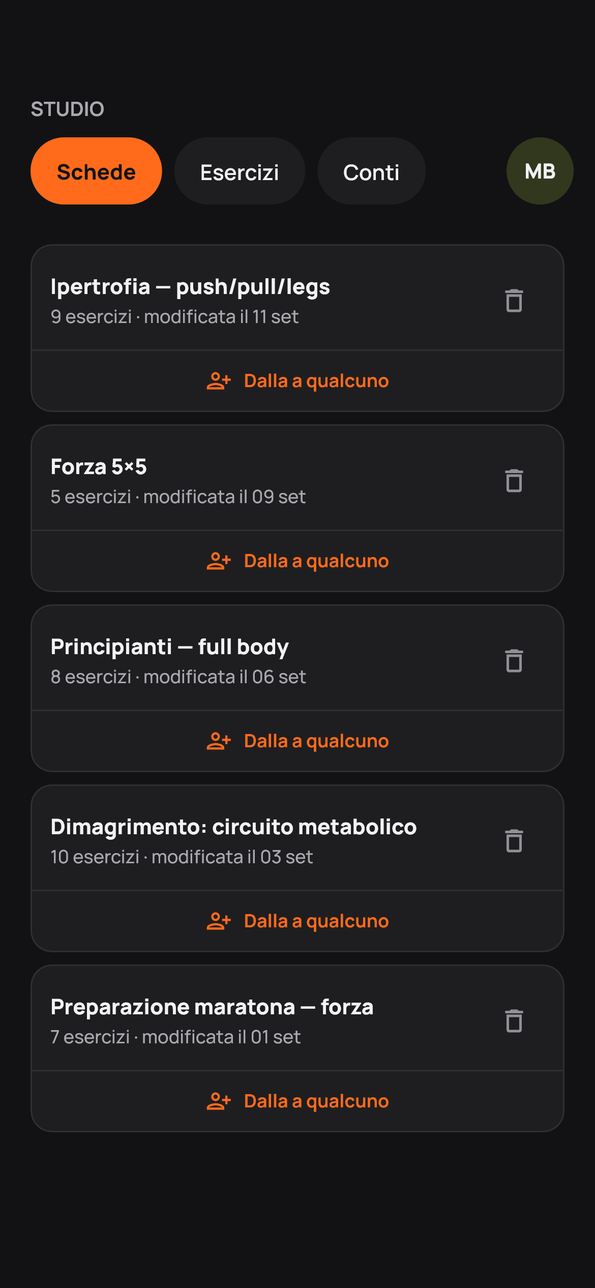 Lo scaffale del PT: schede pronte da dare a un cliente